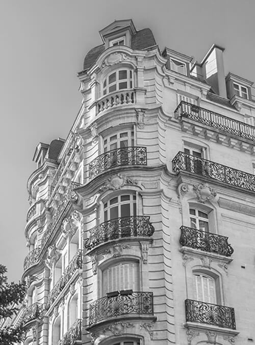 Bâtiment urbain à l'architecture complexe